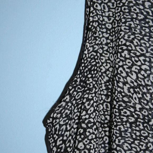 Aeropostale Sleeveless Black and White Animal Print Button Up Front Shirt XL - Picture 11 of 13